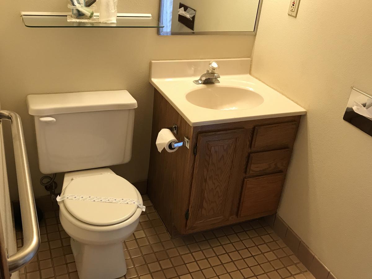 Exxon Quik Stop & Motel Wausaukee Esterno foto