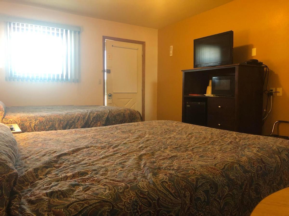 Exxon Quik Stop & Motel Wausaukee Esterno foto